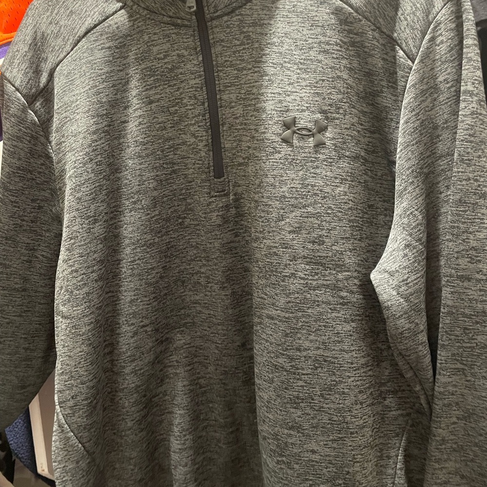 Under Armour Heathered Gray Pullover